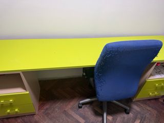 Escritorio y 2 estanterías a juego