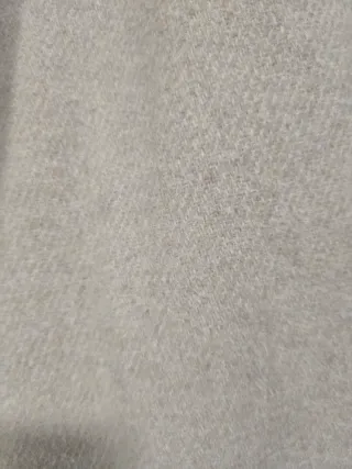 Abrigo beige con cuello de pelo