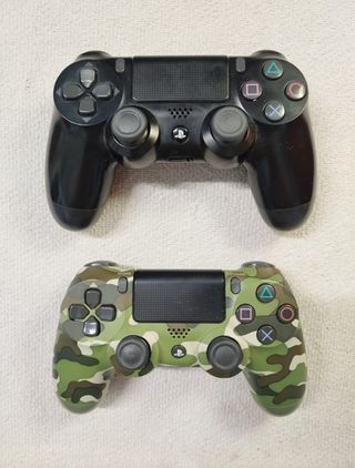 PS4 Slim 1TB + 5 Giochi + 2 Controller