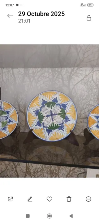 Piatti in ceramica decorati