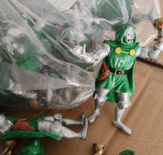 BOLSA ORIGINAL 50 FIGURAS GOMA PVC DOCTOR DOOM