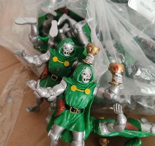 BOLSA ORIGINAL 50 FIGURAS GOMA PVC DOCTOR DOOM