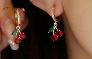 Pendientes Aro dorado con Circonitas sintéticas