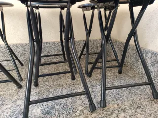 Taburetes plegables negros (Set de 6)