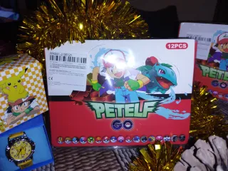 Lote: Reloj Pikachu+caja de pokeballs Y figuras!!!