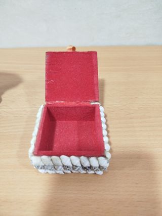 Joyero decorado con conchas marinas