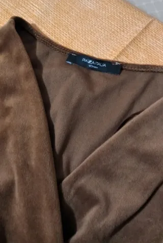 Top corto marrone in velluto