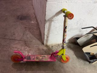 Patinete infantil con diseño de Mickey Mouse