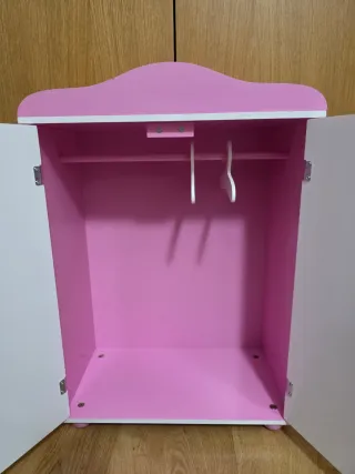 Armario de juguete blanco y rosa. Marca Juguettos