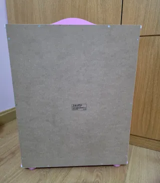 Armario de juguete blanco y rosa. Marca Juguettos