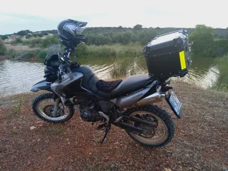 Moto Aprilia Pegaso Trail.