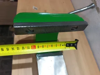 Tornillo de banco SAIN