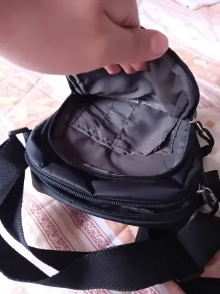 Riñonera / bolso cruzado John Travel negra