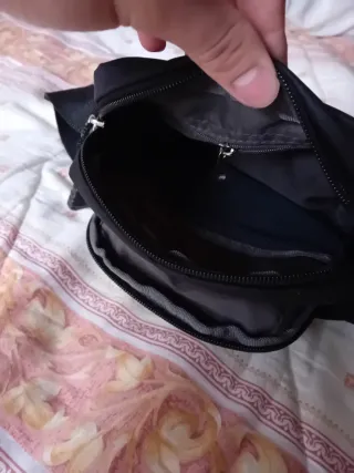 Riñonera / bolso cruzado John Travel negra