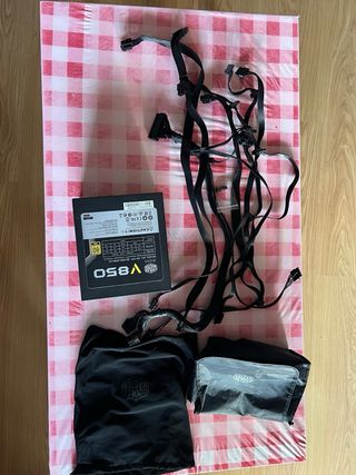 Fuente Alimentación Cooler Master V850 Gold Mod