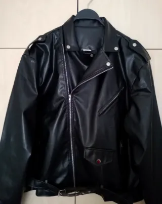 Chaqueta Rocker/Motera Estilo Cuero Negro