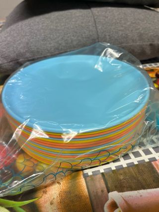 Set 16 piatti plastica colorati