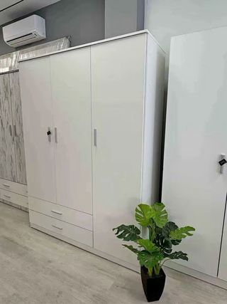 LIQUIDACIÓN DE ARMARIOS, SOFÁS, COLCHONES...