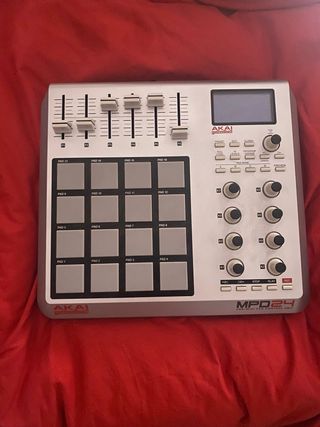 Akai MPD24 Controlador MIDI USB