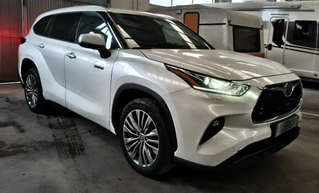Toyota Highlander 2021