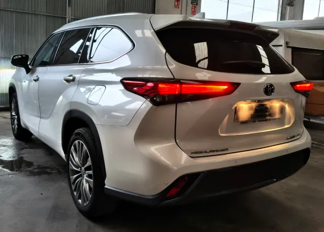 Toyota Highlander 2021