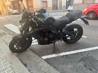 Kawasaki ER-6N Negra