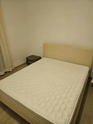 Letto matrimoniale Dorelan con struttura ecopelle