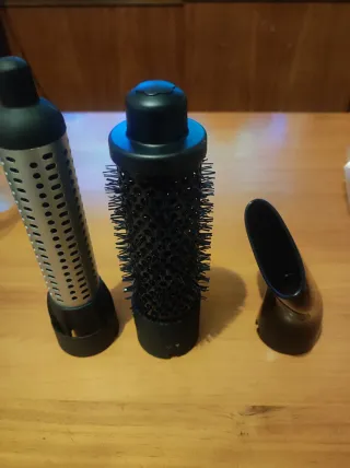 Secador de pelo sin estrenar con accesorios