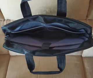 Maletín ordenador portátil con mariposas.