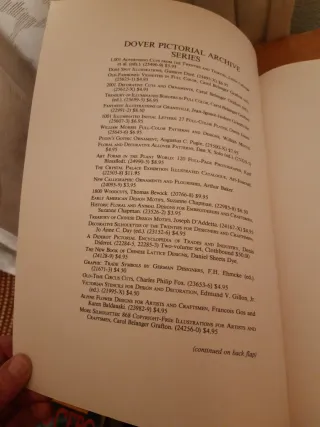 Libro Weapons & Armor (Inglés)