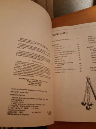 Libro Weapons & Armor (Inglés)