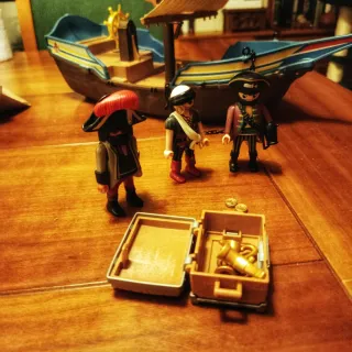 Barco Pirata Playmobil i 3 pirates