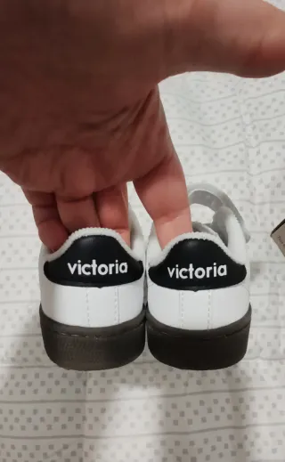 Zapatillas Victoria Talla 26