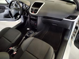 Peugeot 207 año 2010 Excelente estado
