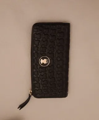 Cartera Tous Negra Oso. Interior fucsia.