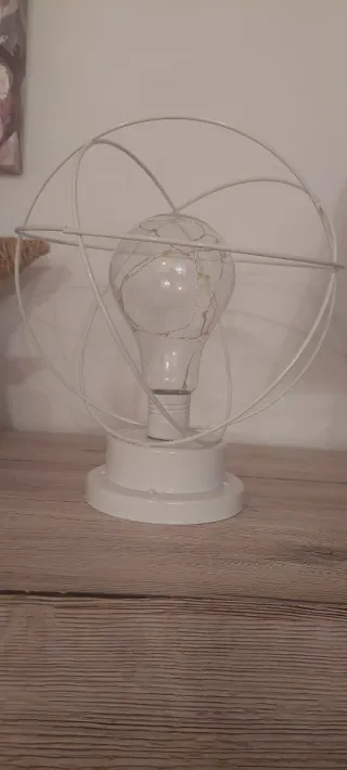 Lámpara de mesa diseño moderno