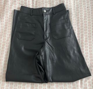 Pantalón de cuero Zara