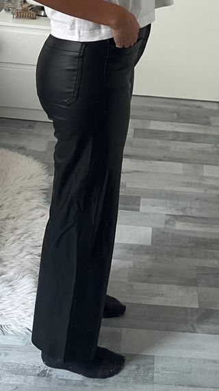 Pantalón de cuero Zara