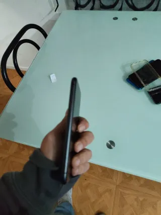 iPhone 11 Nero bagnato, per riparazione o parti.
