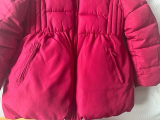 Abrigo de plumas para niña