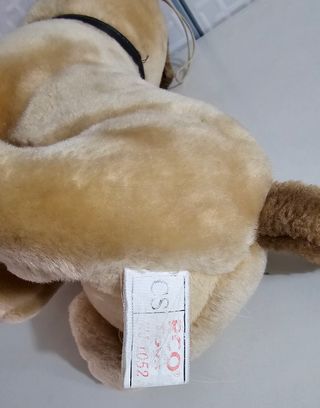 Peluche cane carlino marrone che abbaia