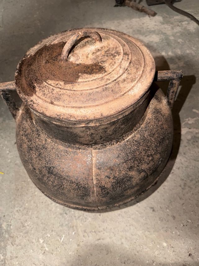 Olla antigua hierro fundido Siglo XIX