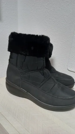 Botas negras Nuevas con  pelo