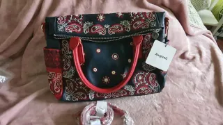 Bolso Desigual Negro y Rojo