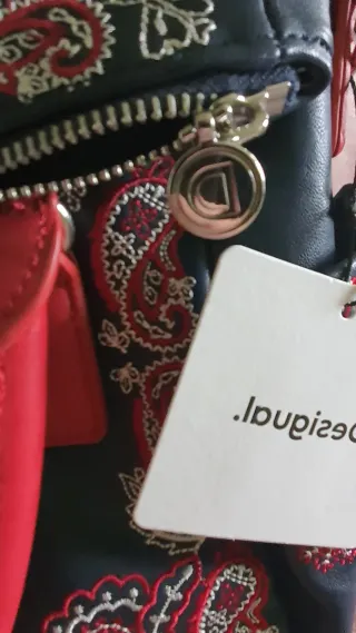 Bolso Desigual Negro y Rojo