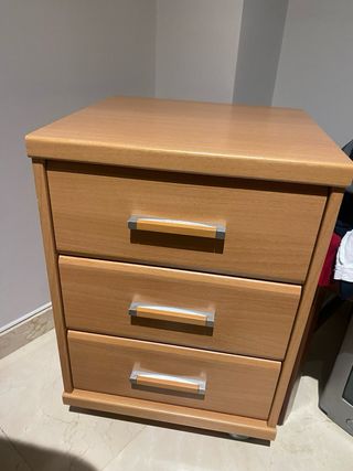 Armario y mesita de noche madera