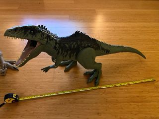Indominus Giganotosauro SuperColosal Jurassic Park