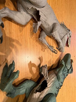 Indominus Giganotosauro SuperColosal Jurassic Park