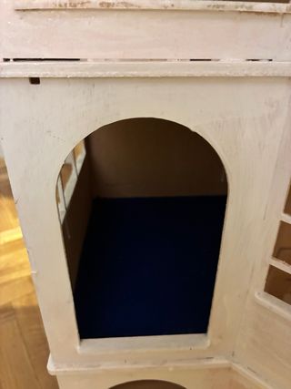 Casita de muñecas de madera