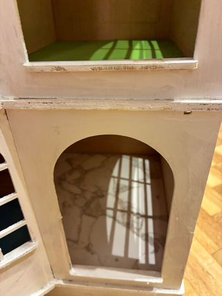 Casita de muñecas de madera